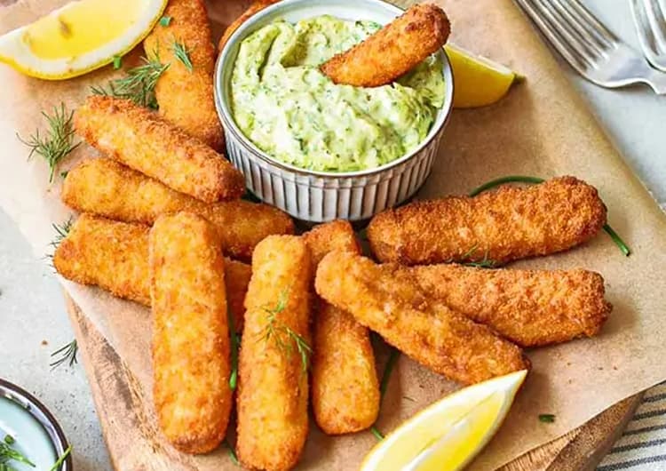 Fish sticks with herb aioli dip